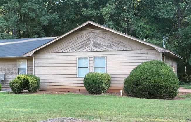 2 beds, 1 bath, 1,000 sqft, $900, Unit RW397