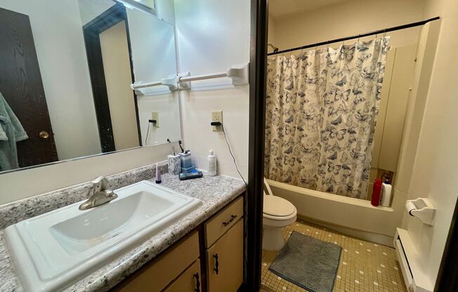 2 beds, 1.5 baths, $1,350, Unit 110