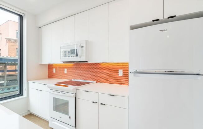1 bed, 1 bath, 611 sqft, $1,595, Unit N-401