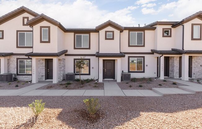 Enjoy this charming 3-bedroom, 2-bathroom home nestled in the scenic Hoodoo Hollow at Long Valley.