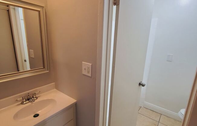 Studio, 1 bath, 400 sqft, $1,600, Unit 19