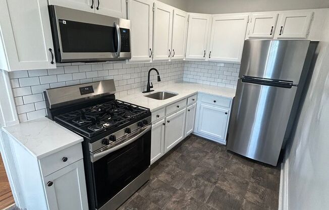 1 bed, 1 bath, 700 sqft, $2,150, Unit E05