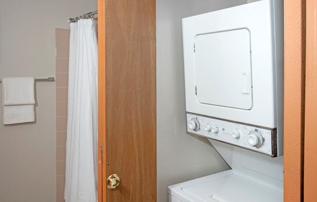 Classic 2 bedroom, 1.5 bath, in-home washer and dryer at Cinnamon Ridge Apartments, Eagan, MN