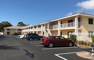 2 beds, 2 baths, 894 sqft, $1,695, Unit 115-17