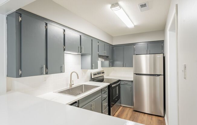 2 beds, 1 bath, 886 sqft, $1,125, Unit 421-25