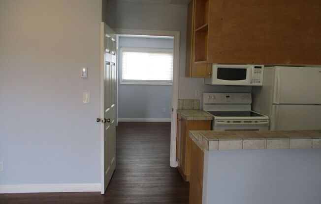 Desirable Point Loma 2nd floor 1 bdr 1 bath Apartment