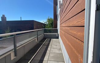 Studio, 1 bath, 430 sqft, $1,650, Unit 409