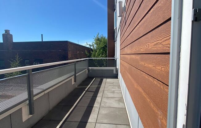 Studio, 1 bath, 430 sqft, $1,695, Unit 409