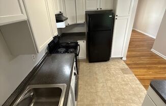 2 beds, 1 bath, $2,150, Unit Unit 32