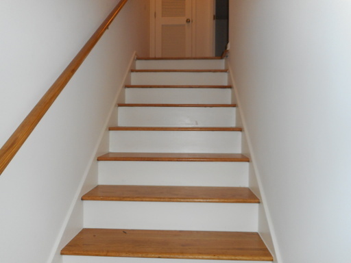 2 bedroom 1.5 bathroom townhouse
