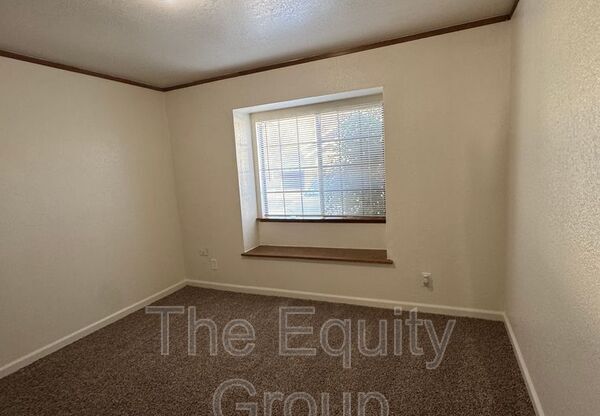 736 S LINWOOD AVE
