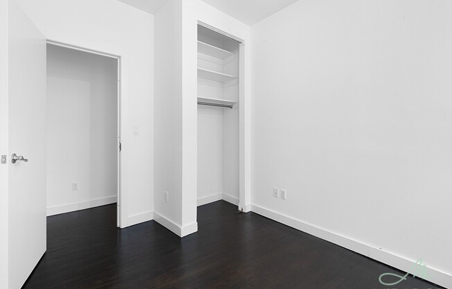 2 beds, 1 bath, $6,300, Unit 4B