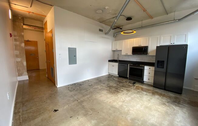 1 bed, 1 bath, 600 sqft, $1,850, Unit 606