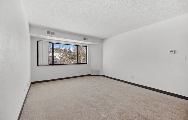 2 beds, 1 bath, 920 sqft, $1,425, Unit 1531-203