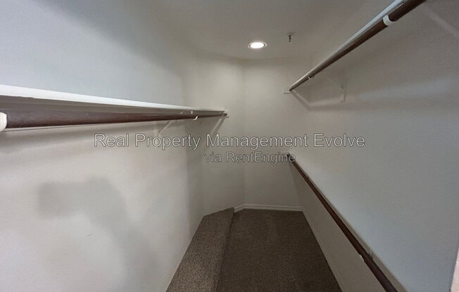 3 beds, 2 baths, 1,428 sqft, $1,995, Unit 240