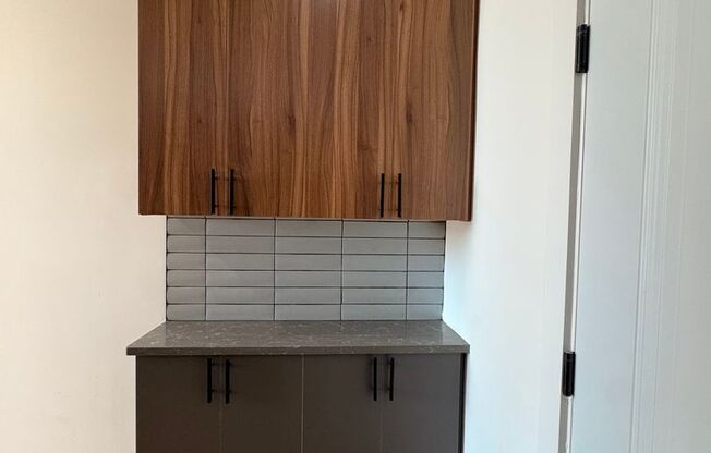2 beds, 1 bath, 725 sqft, $2,275, Unit 522