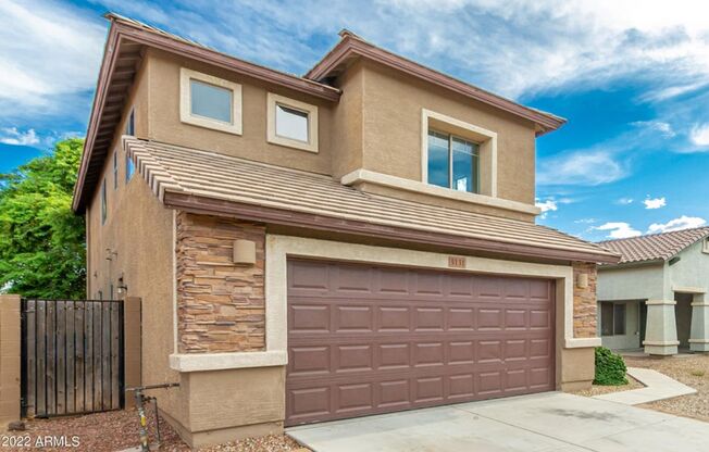 Brand New Paint Outside!!! Yard Redone, Looks Great!!  3 bedroom with large loft and huge Master!!!  Available NOW!!!