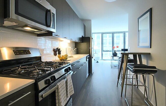 140 W ERIE ST