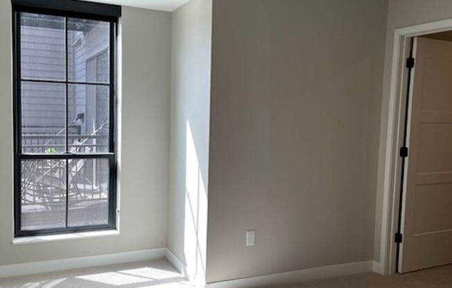 1 bed, 1 bath, 956 sqft, $2,845, Unit 404