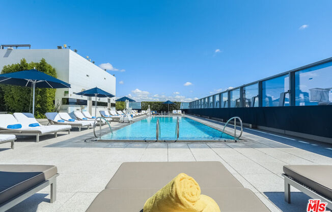 1 bed, 1.5 baths, 1,020 sqft, $5,500, Unit 31F