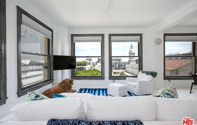 1 bed, 1 bath, 1,040 sqft, $2,750, Unit 502