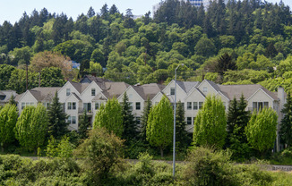 Hoodview Apartments