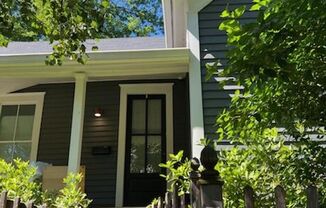 Charming 2 Bedroom City Cottage Near Downtown Atlanta & Mercedes-Benz Stadium Short/Long Term $2700
