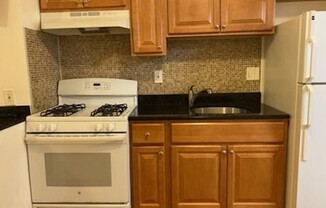 Studio, 1 bath, 999 sqft, $1,550, Unit 10