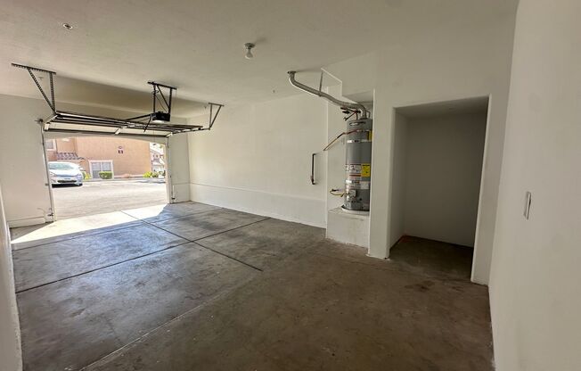 2 beds, 2 baths, $1,610, Unit UNIT 1091