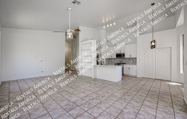 3055 N Red Mountain