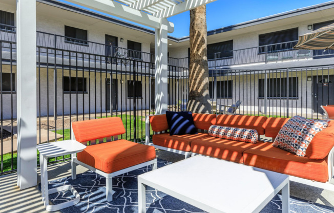 2 beds, 1 bath, 810 sqft, $1,195, Unit 64