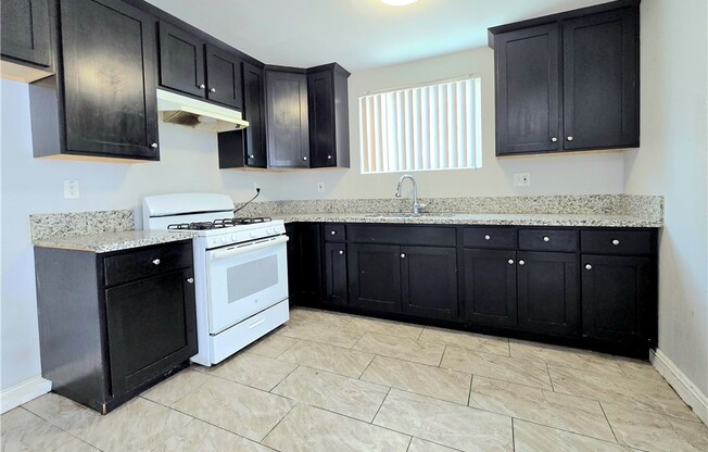 715 W 58 ST