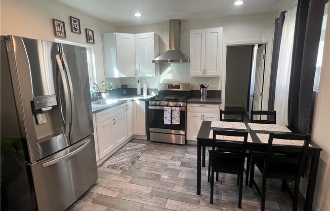 1 bed, 1 bath, 716 sqft, $2,300