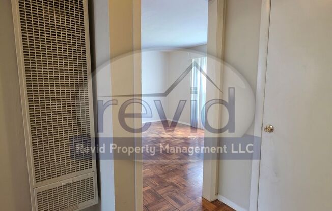 2 beds, 1 bath, $750, Unit 1280 #11