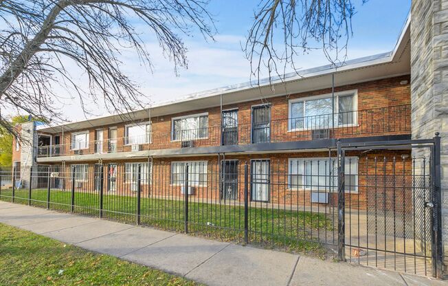 9017-25 S Cottage Grove