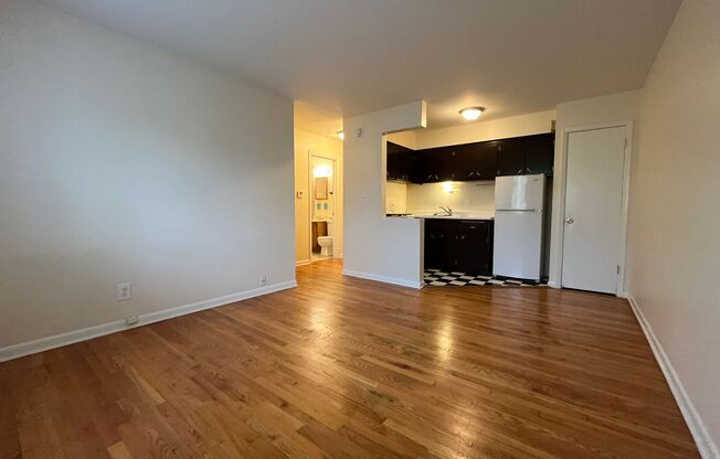 1579 Farwell