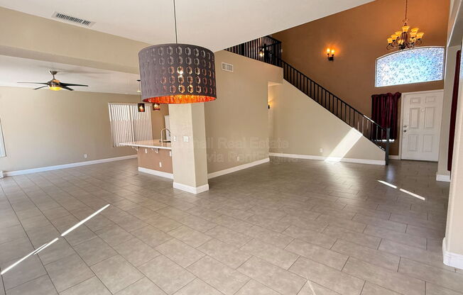 6425 W DESERT HOLW DR