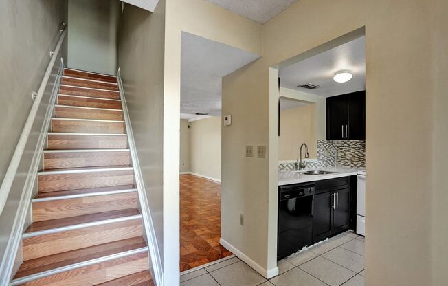 Townhouse with 2 Beds, 2.5 Baths, In-Unit Washer/Dryer