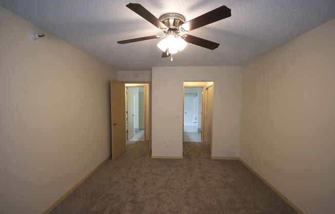 2 beds, 2 baths, 915 sqft, $1,750, Unit 102