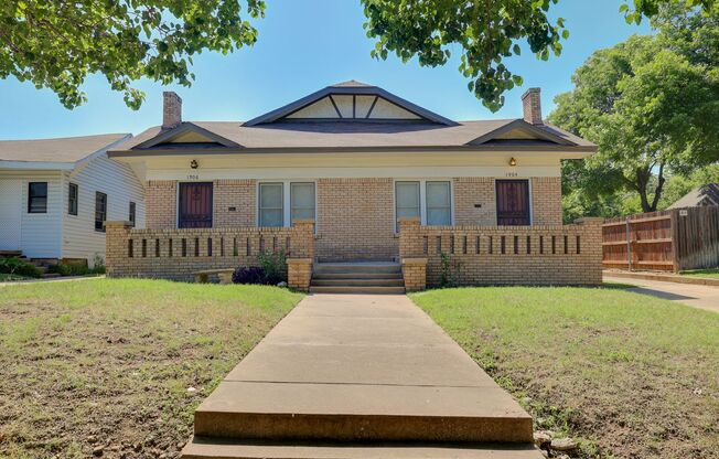 1904-1906 Clover Lane