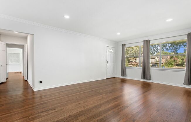 Lakewood Retreat with Stunning Blue Fair Lake Views