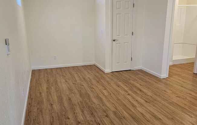 Studio, 1 bath, $875, Unit 99