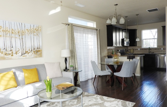 Central Park Town Home for Rent!
