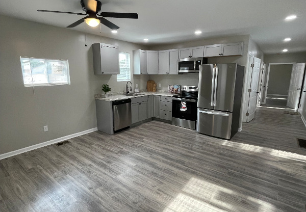 2023 STANDARD AVE