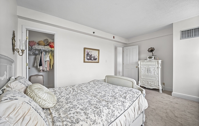 1 bed, 1 bath, 550 sqft, $3,400, Unit 1005