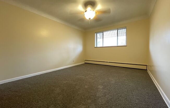 2 beds, 1 bath, 908 sqft, $1,595, Unit 208