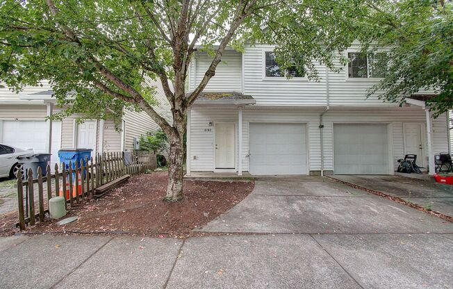 Charming 3bd, 2ba townhome in Bagley Downs Neighborhood