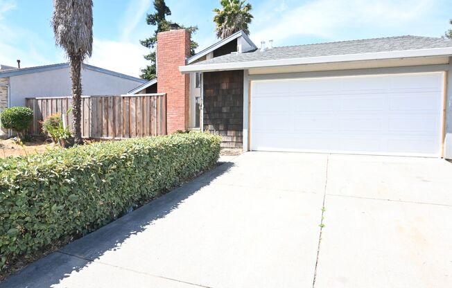 Nice Single Family House in San Jose with 2 bedrooms 2 bathrooms.  1227 Spokane Dr San Jose, CA 95122