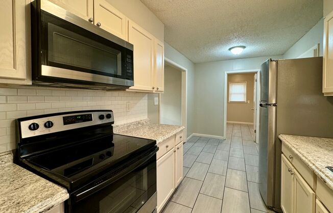 3 beds, 1 bath, $995