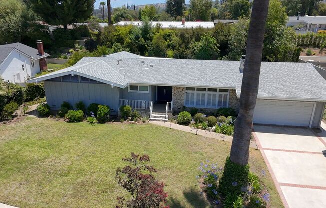 Beautiful One Level, 3 Bedroom, 3 Bathroom Tarzana Pool Home for Lease!